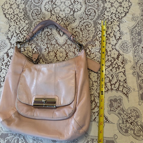 Baby pink leather coach shoulder bag - Picture 11 of 14